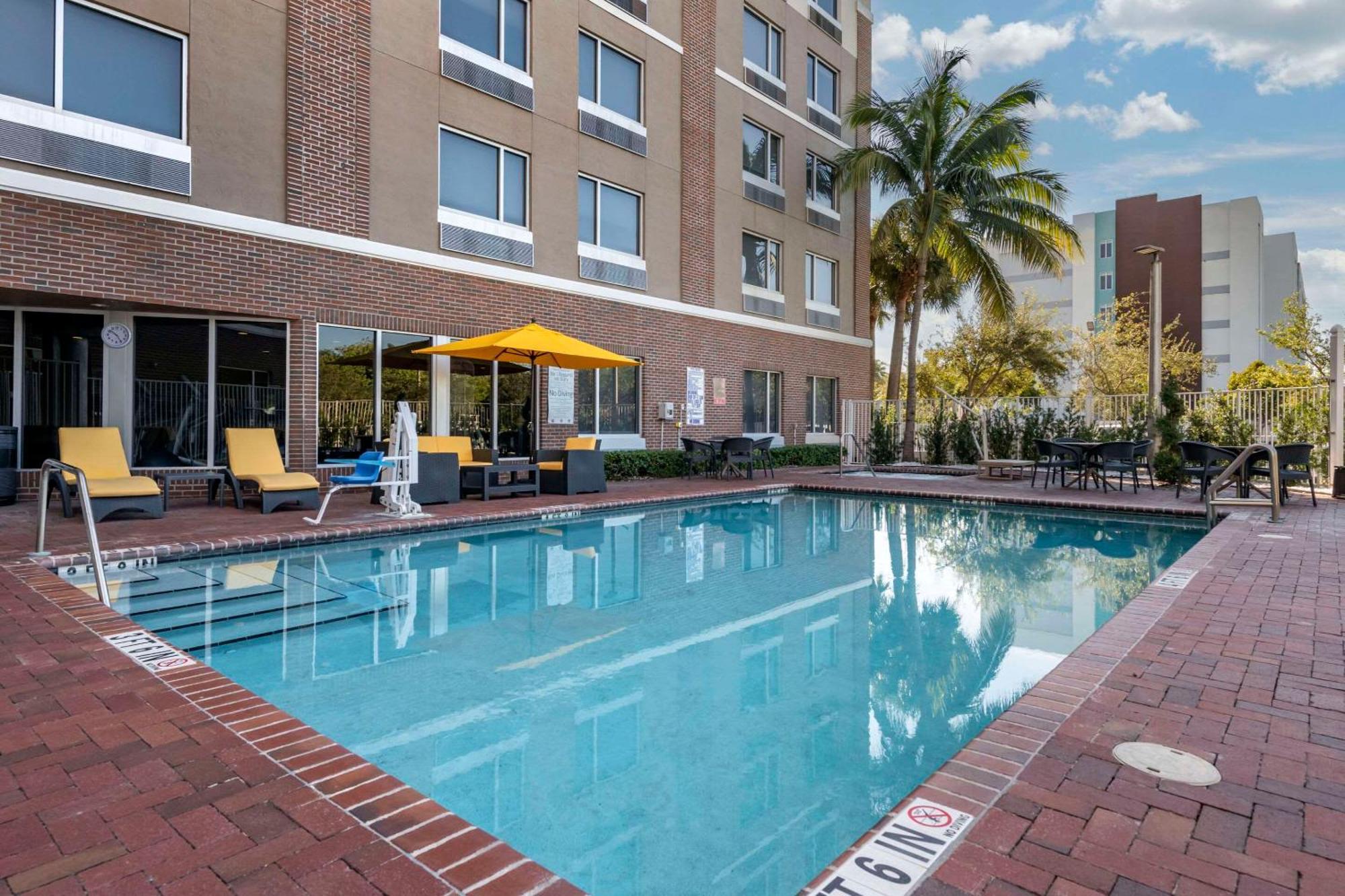 Cambria Hotel Ft Lauderdale, Airport South & Cruise Port Dania Beach Eksteriør bilde